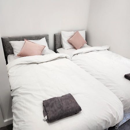 Comfy Diamond Ensuite Room Maidstone With Free Parking And Speedy Wifi Esterno foto