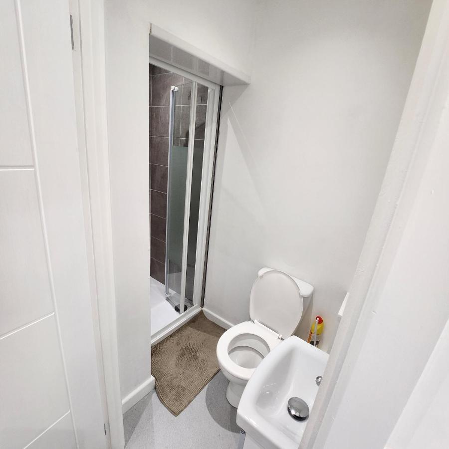 Comfy Diamond Ensuite Room Maidstone With Free Parking And Speedy Wifi Esterno foto