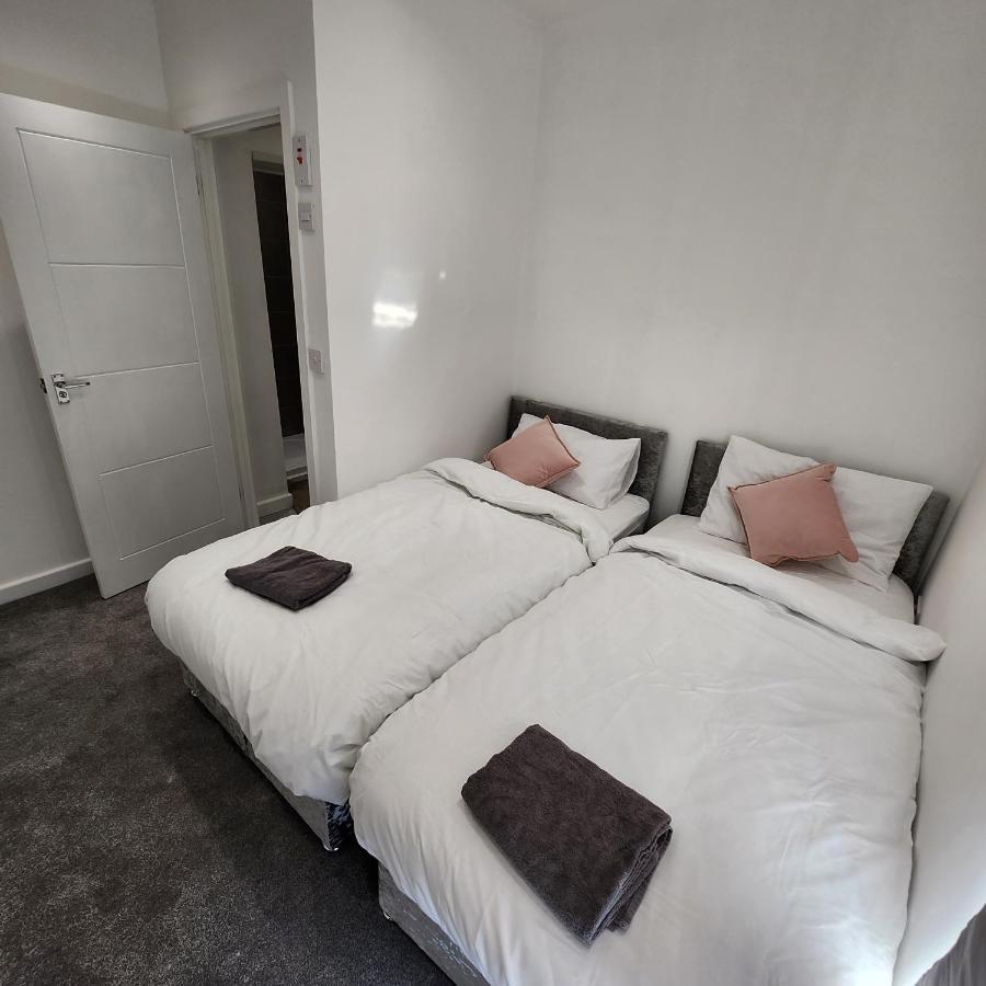 Comfy Diamond Ensuite Room Maidstone With Free Parking And Speedy Wifi Esterno foto